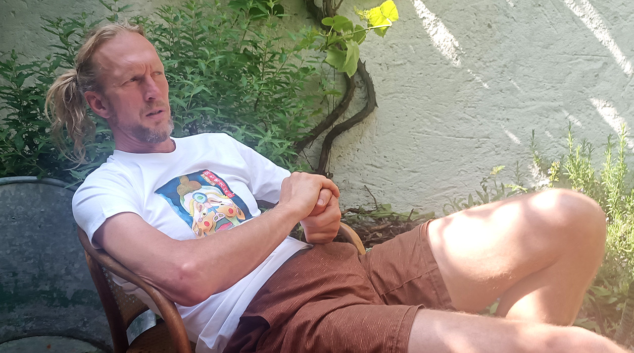 bavlněné tričko „Nani mo kangaenai”